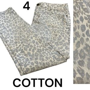CHICO'S PLATINUM DENIM Sz 4 Gray Muted leopard Print (Chico's 0)